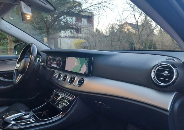 Mercedes-Benz Klasa E cena 88900 przebieg: 275000, rok produkcji 2020 z Otwock małe 466